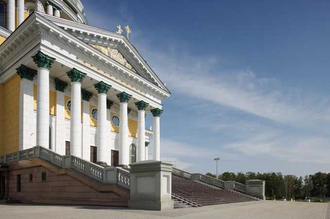 В православном храме Челябинска запретили женщинам заходить с колясками